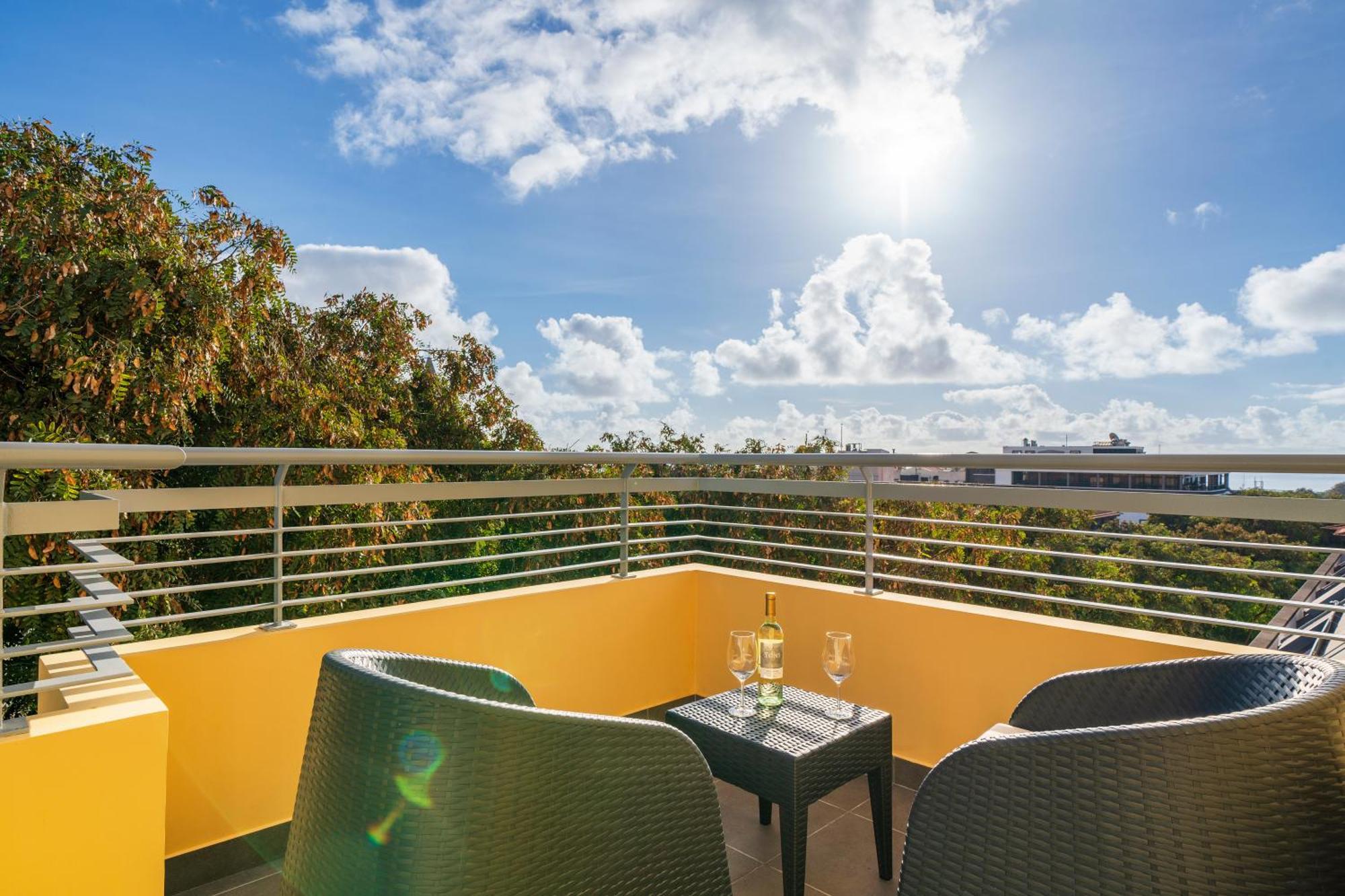 Art Deco Central Apartments, Funchal Luaran gambar